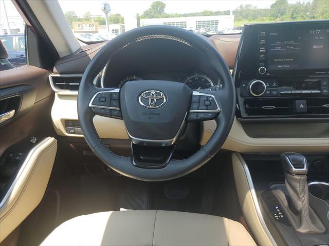 used 2020 Toyota Highlander car, priced at $29,402