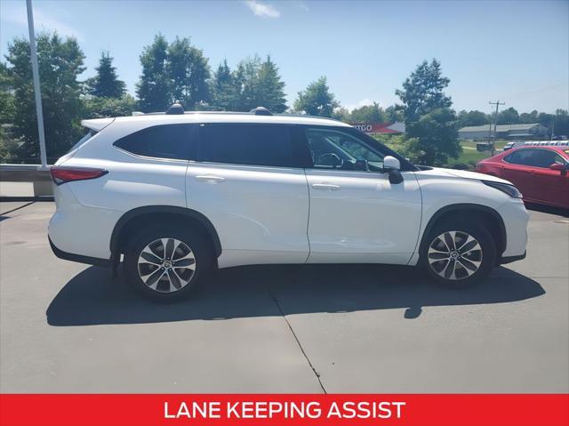 used 2021 Toyota Highlander car, priced at $31,934