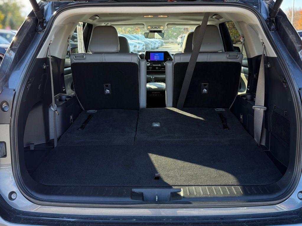 used 2025 Toyota Highlander car, priced at $42,436