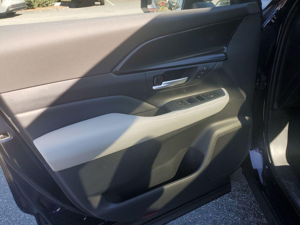 new 2026 Toyota Grand Highlander Hybrid car, priced at $59,453