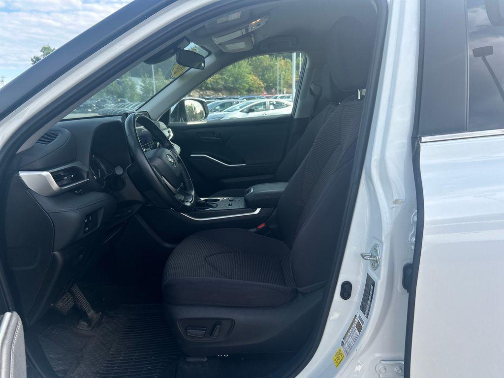 new 2023 Toyota Highlander car, priced at $34,800