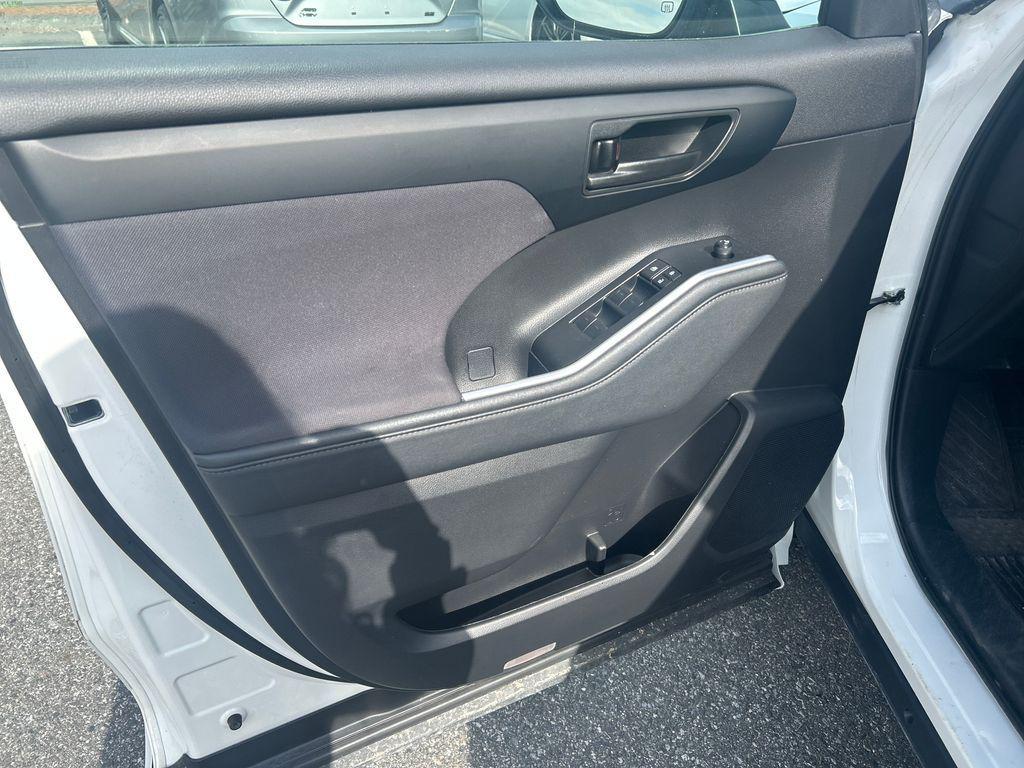 new 2023 Toyota Highlander car, priced at $34,800