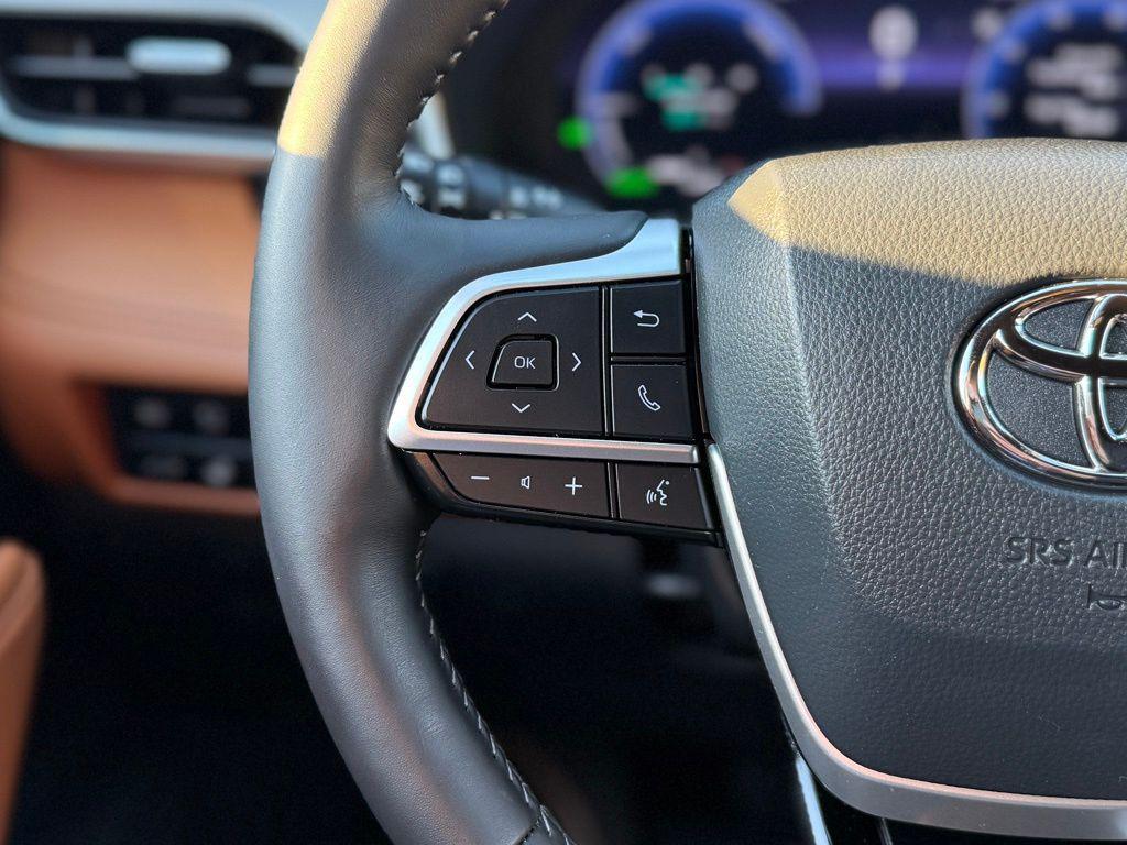 used 2024 Toyota Highlander Hybrid car, priced at $52,258