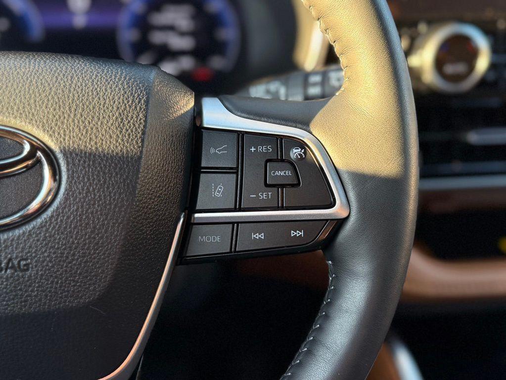 used 2024 Toyota Highlander Hybrid car, priced at $52,258