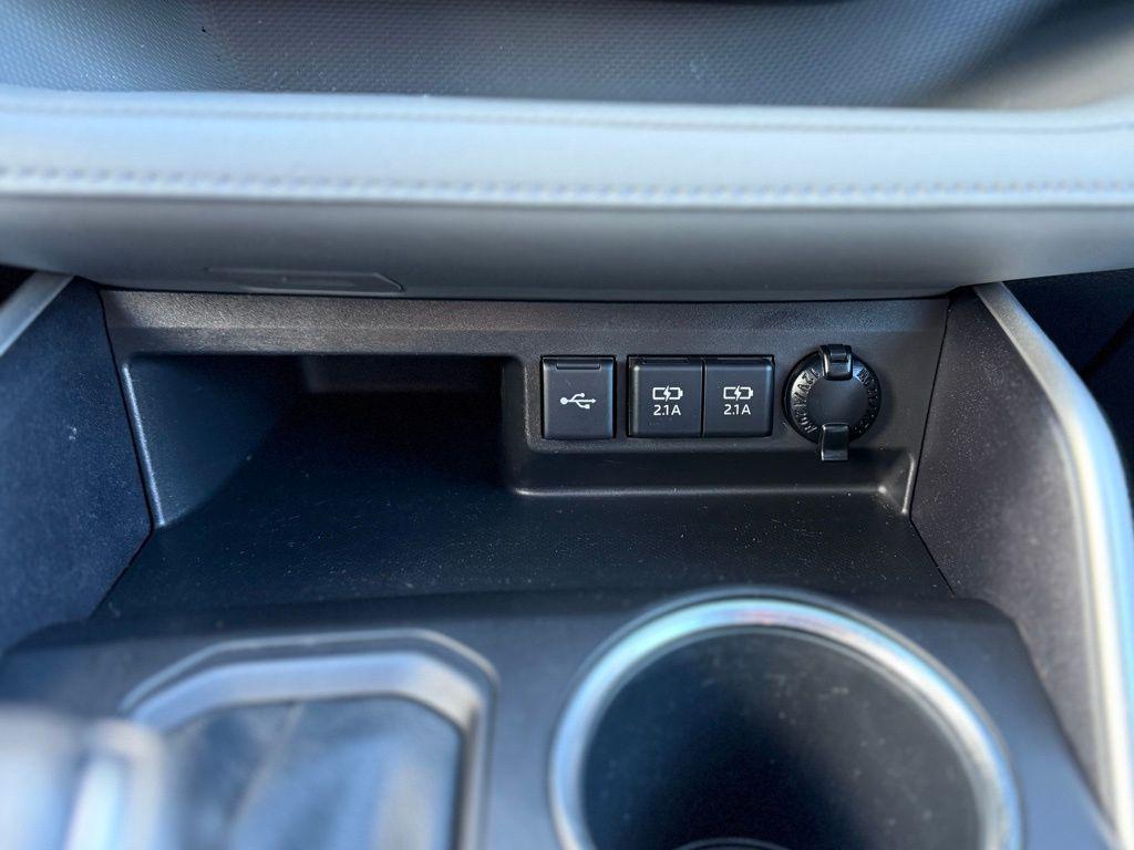 used 2021 Toyota Highlander car, priced at $30,833