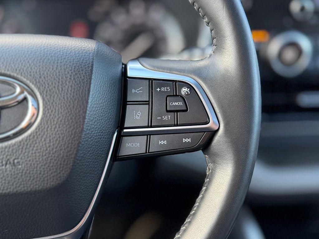 used 2021 Toyota Highlander car, priced at $30,833