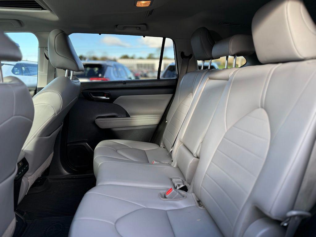 used 2021 Toyota Highlander car, priced at $30,833