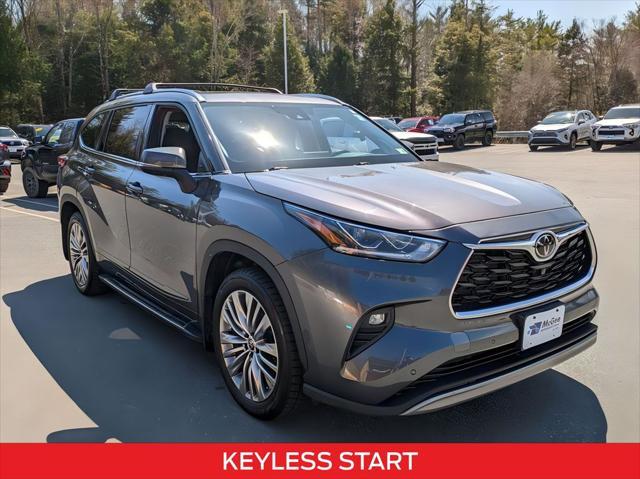 used 2022 Toyota Highlander car, priced at $38,061
