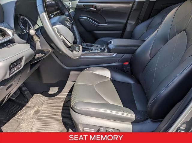 used 2022 Toyota Highlander car, priced at $38,061