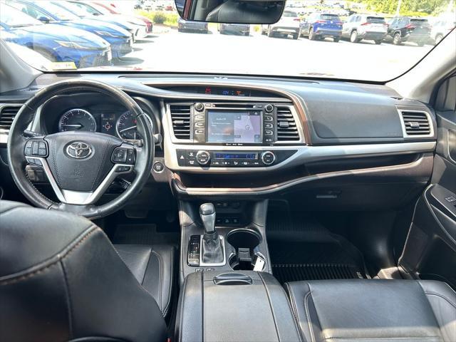 used 2019 Toyota Highlander car, priced at $25,401
