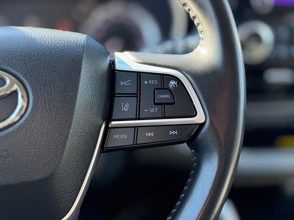 used 2023 Toyota Highlander car, priced at $37,475