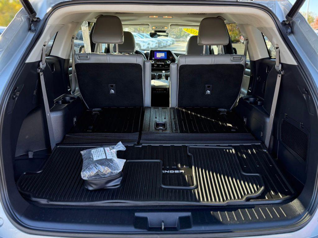 used 2023 Toyota Highlander car, priced at $37,475