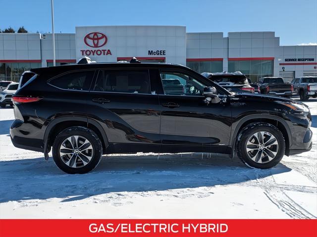 used 2022 Toyota Highlander Hybrid car, priced at $34,166