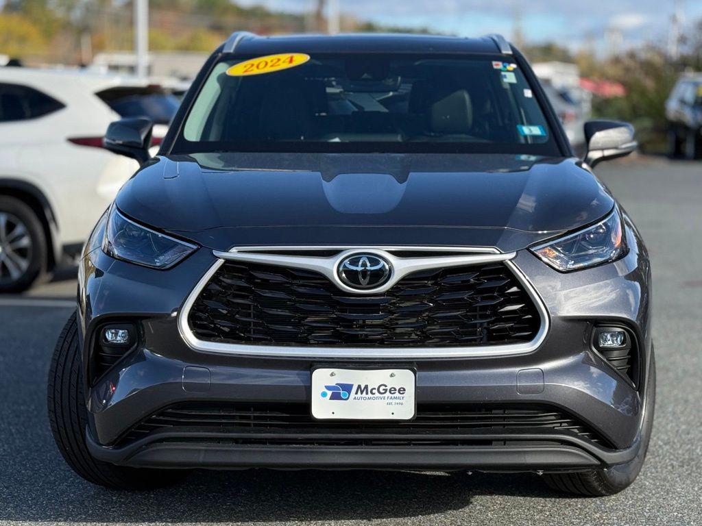 used 2024 Toyota Highlander car, priced at $39,855