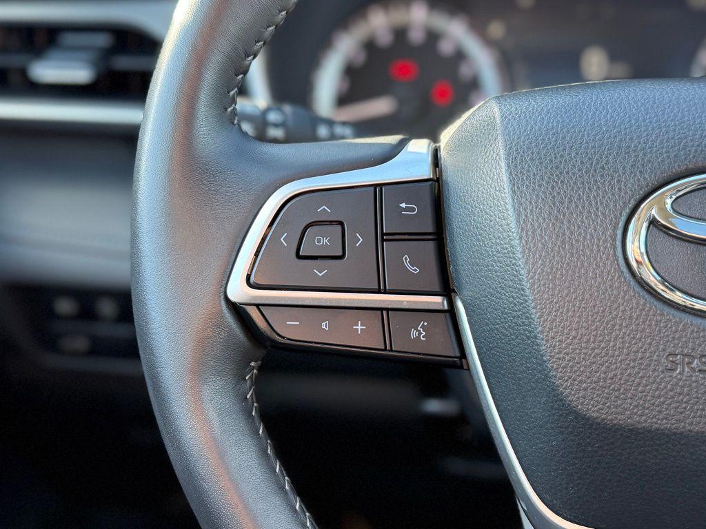 used 2024 Toyota Highlander car, priced at $39,855