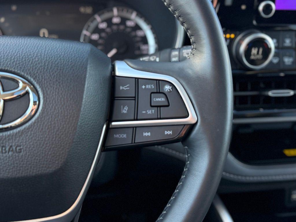 used 2024 Toyota Highlander car, priced at $39,855