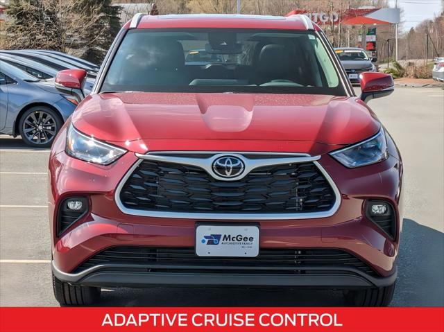 new 2025 Toyota Highlander car, priced at $44,778