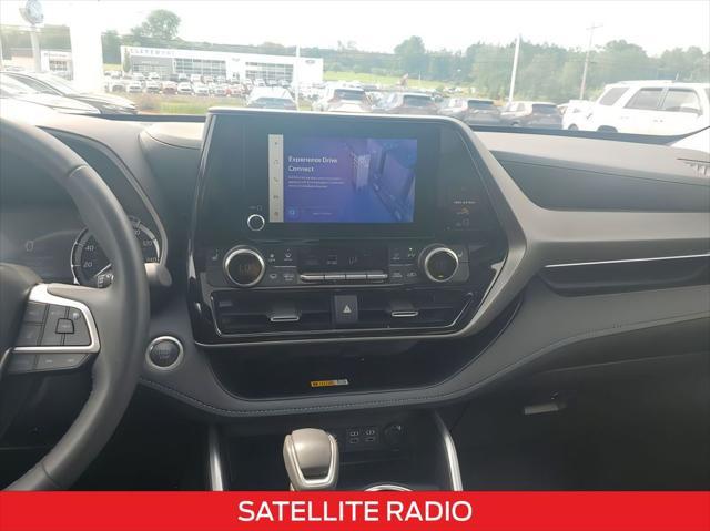 used 2024 Toyota Highlander car, priced at $42,167