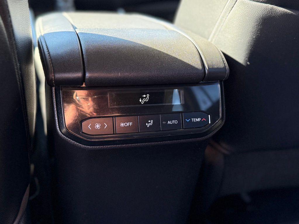 used 2021 Toyota Highlander Hybrid car, priced at $28,289