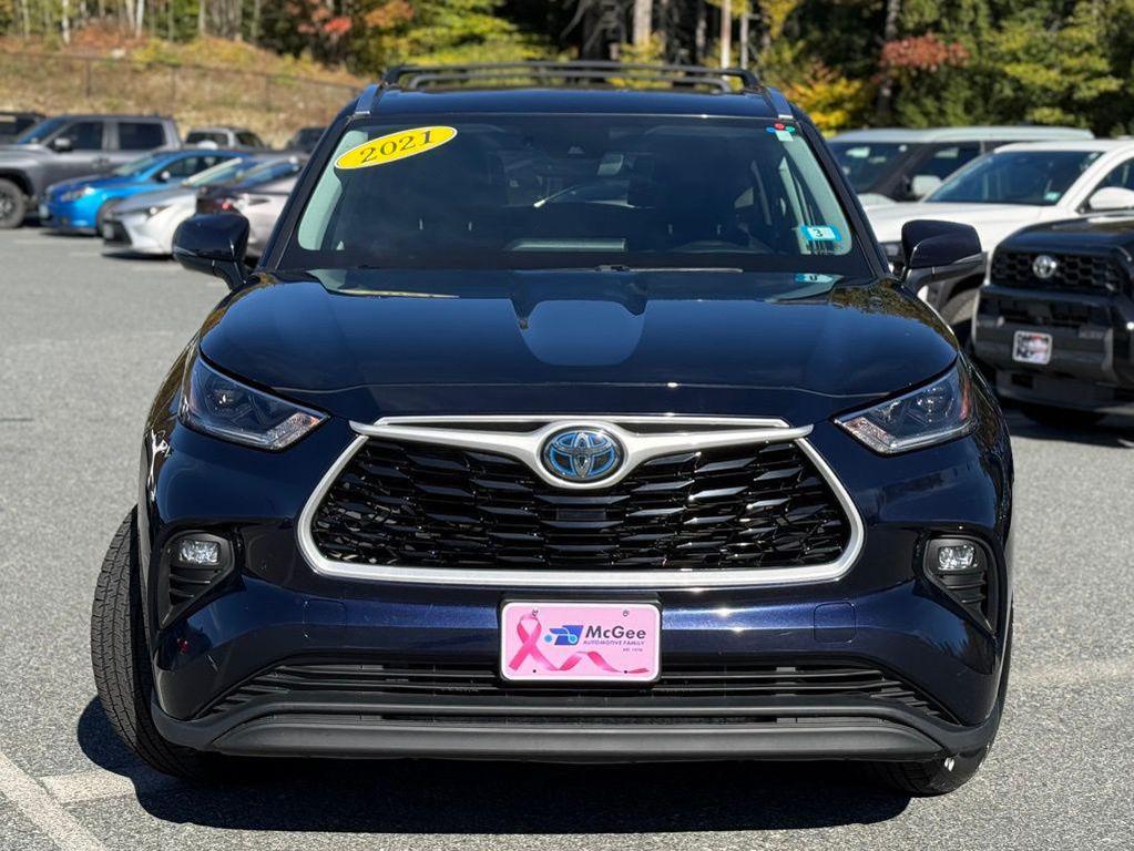 used 2021 Toyota Highlander Hybrid car, priced at $28,289