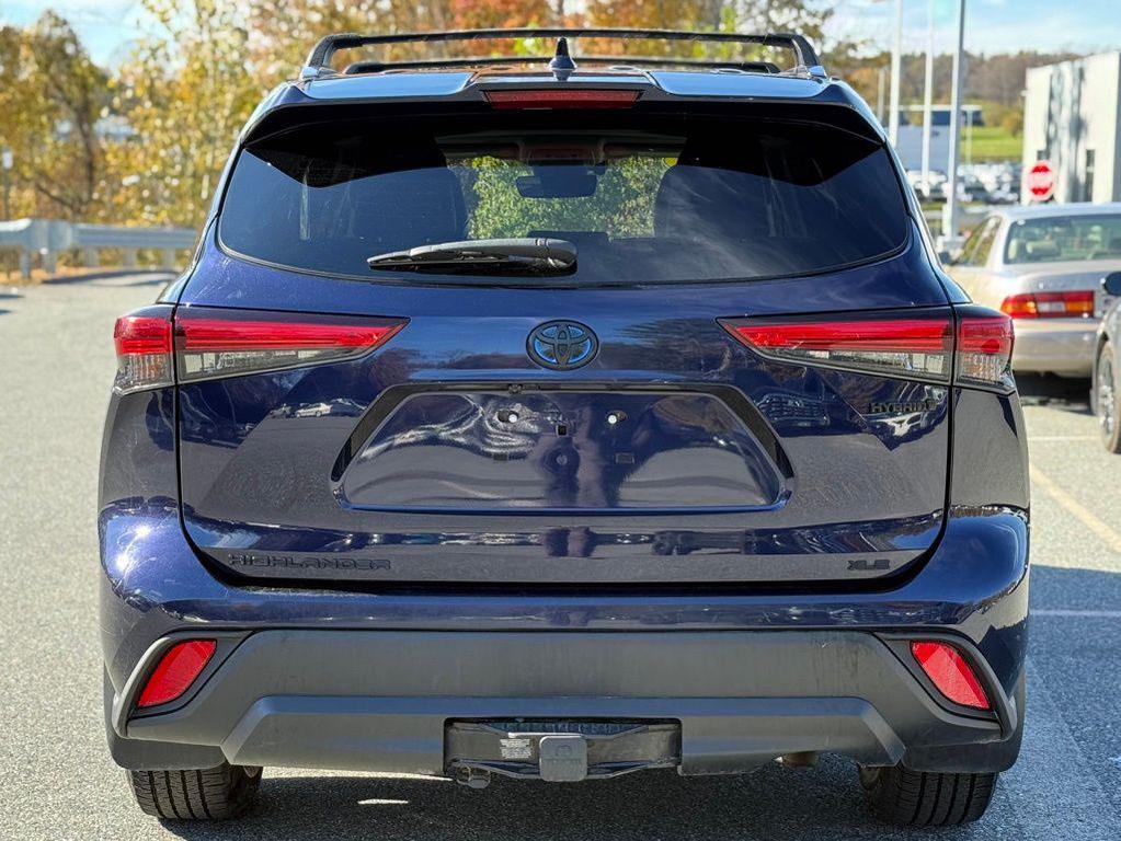 used 2021 Toyota Highlander Hybrid car, priced at $28,289