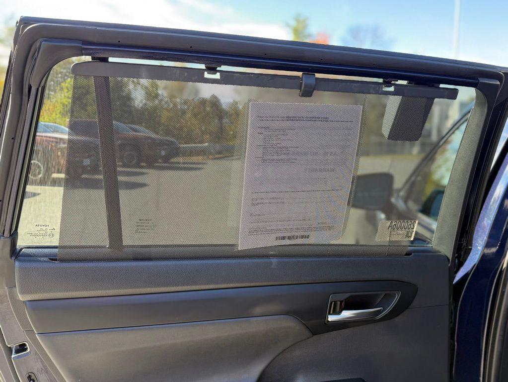 used 2021 Toyota Highlander Hybrid car, priced at $28,289