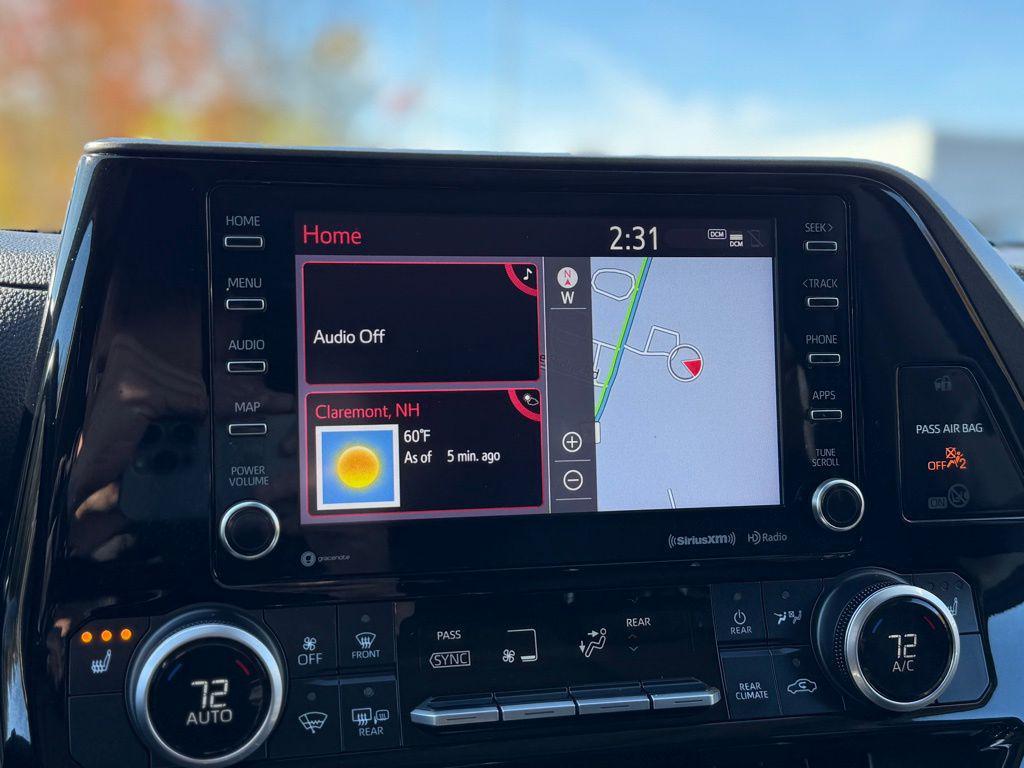 used 2021 Toyota Highlander Hybrid car, priced at $28,289