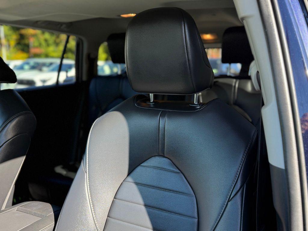 used 2021 Toyota Highlander Hybrid car, priced at $28,289