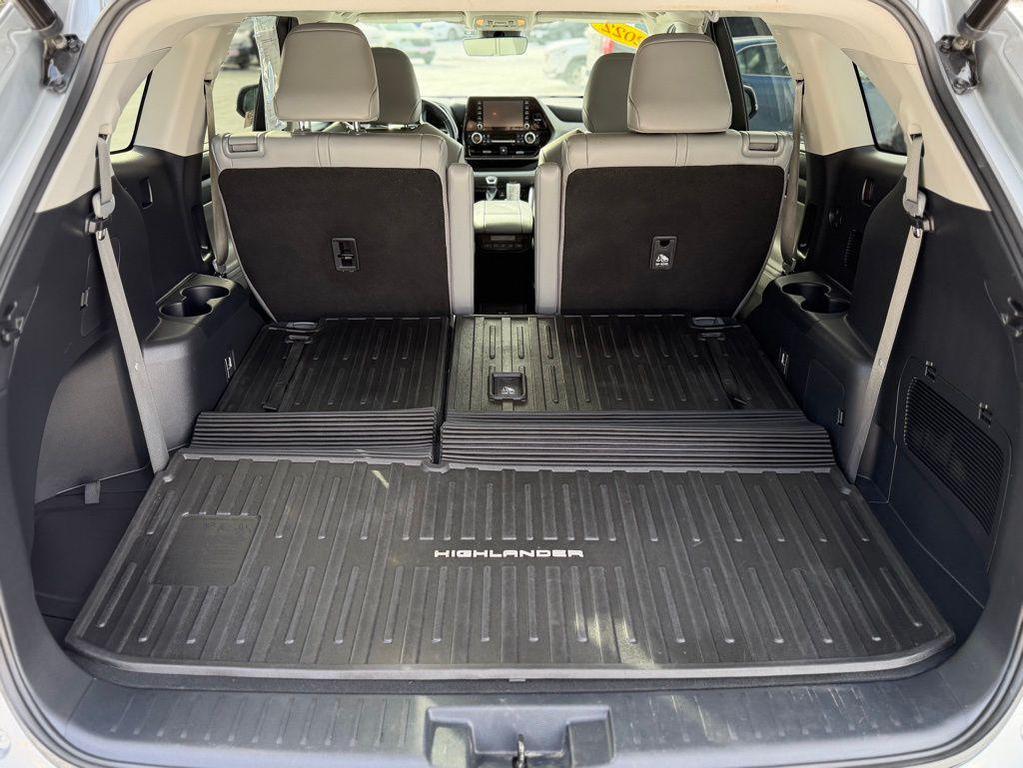 used 2022 Toyota Highlander car, priced at $31,263
