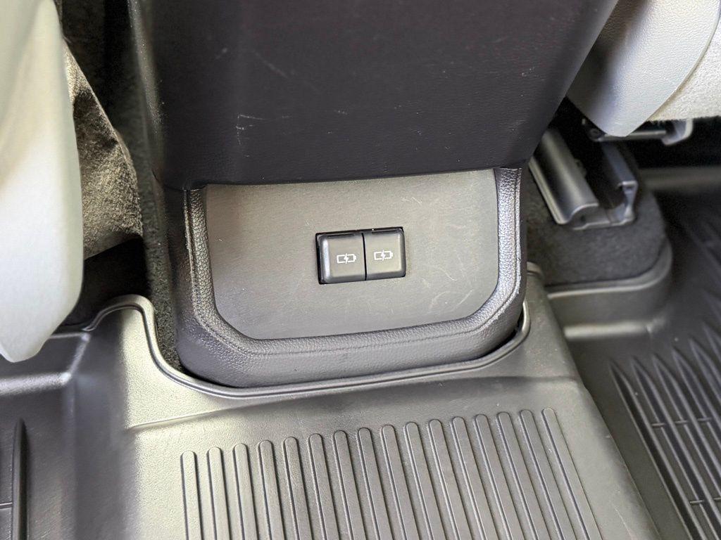 used 2022 Toyota Highlander car, priced at $31,263