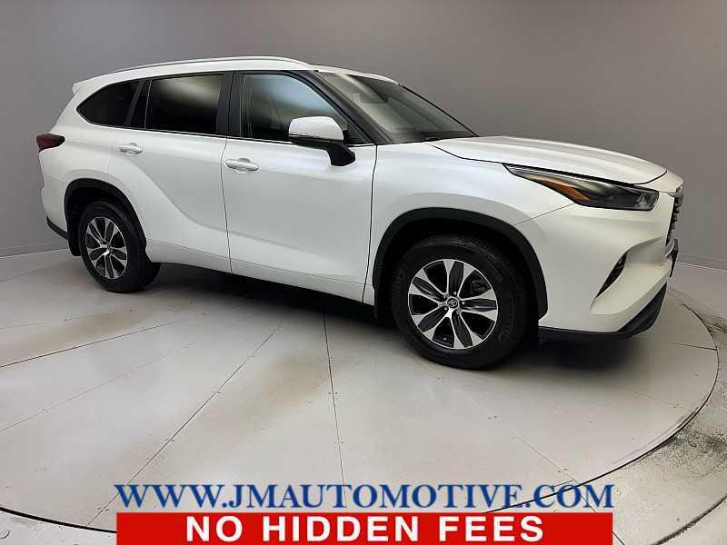 used 2023 Toyota Highlander car, priced at $37,995