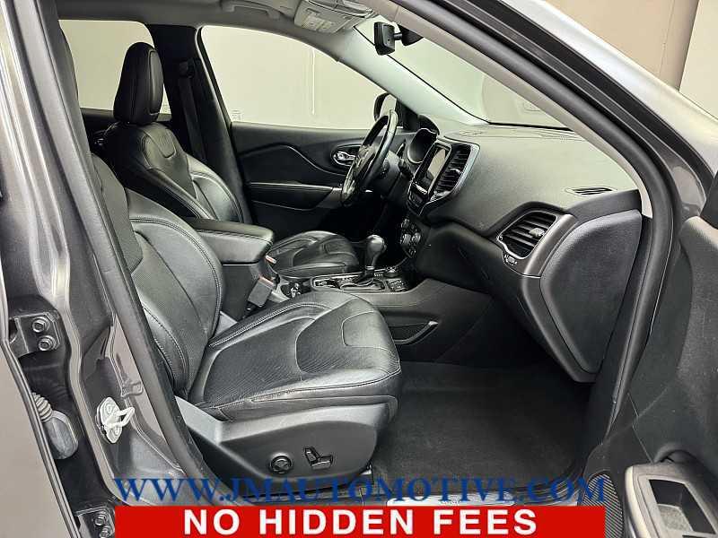 used 2020 Jeep Cherokee car, priced at $17,995