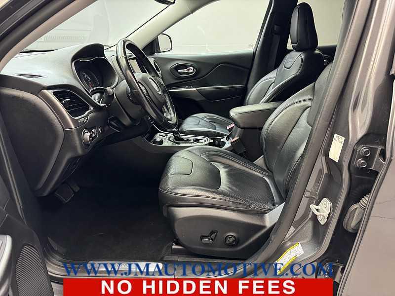 used 2020 Jeep Cherokee car, priced at $17,995