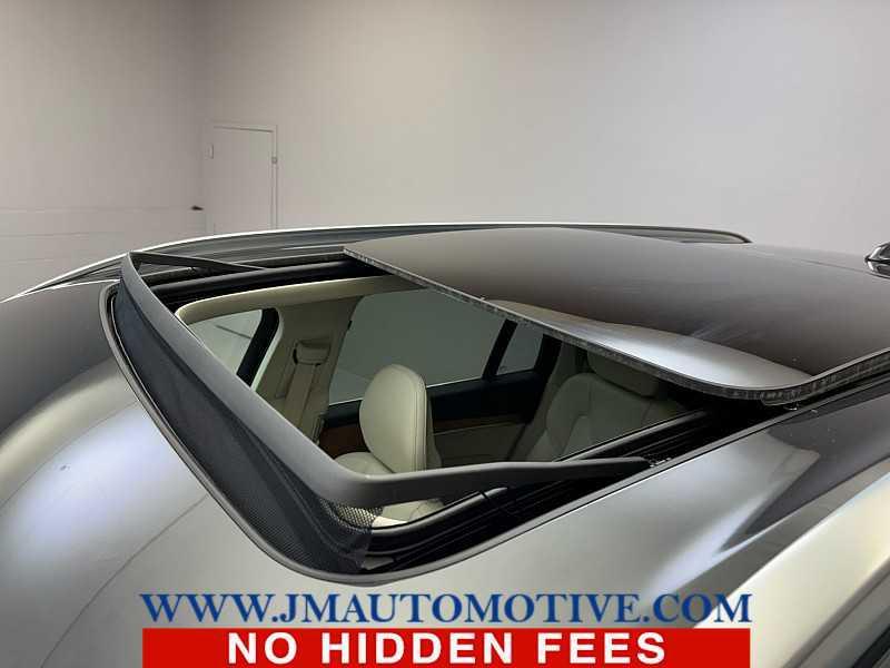 used 2021 Volvo XC90 car, priced at $24,995