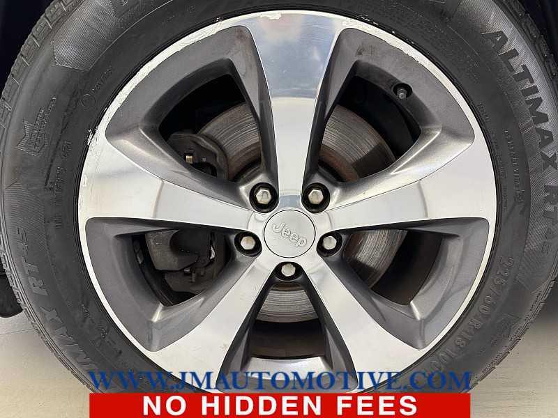 used 2019 Jeep Cherokee car, priced at $17,995