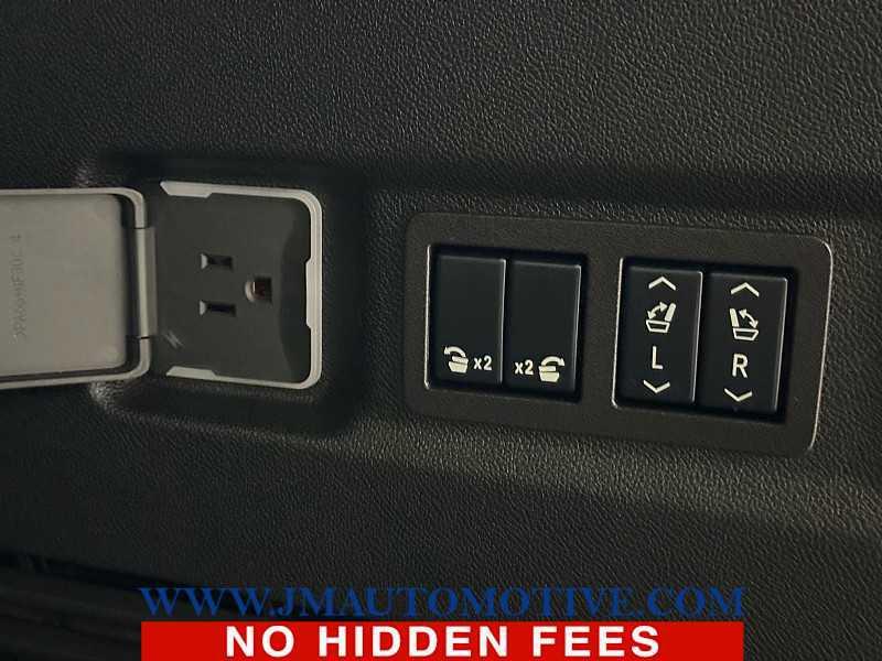 used 2022 GMC Yukon XL car, priced at $45,995