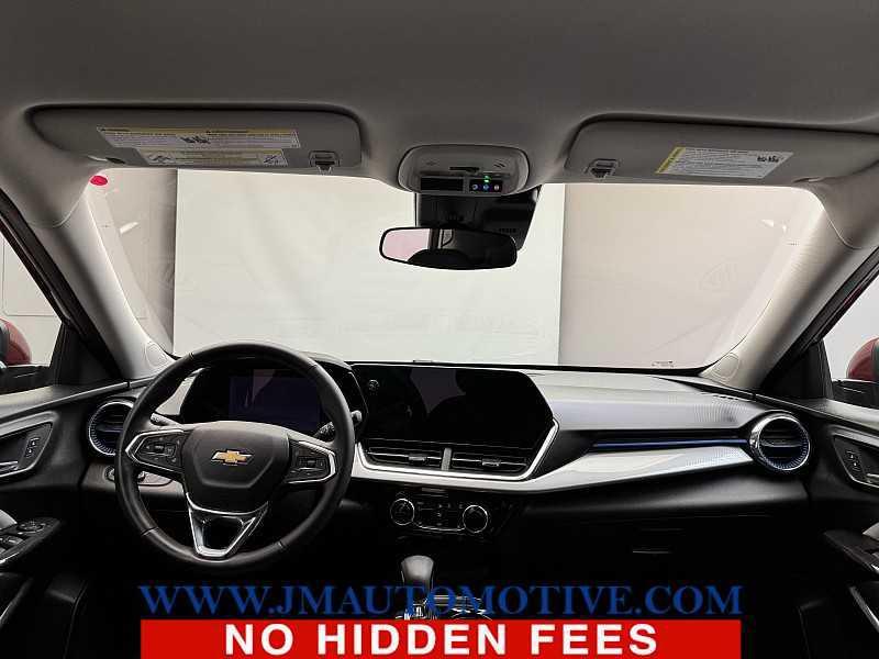 used 2024 Chevrolet Trax car, priced at $20,995