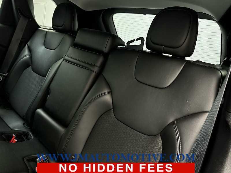 used 2019 Jeep Cherokee car, priced at $10,995