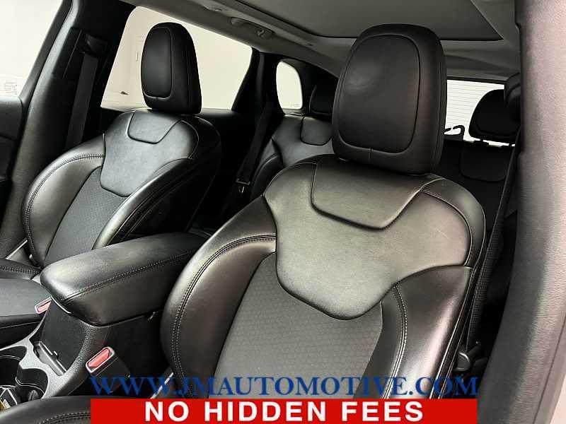 used 2019 Jeep Cherokee car, priced at $10,995
