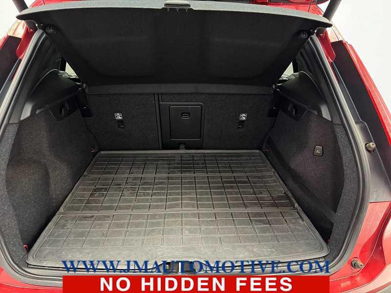 used 2019 Volvo XC40 car, priced at $22,995