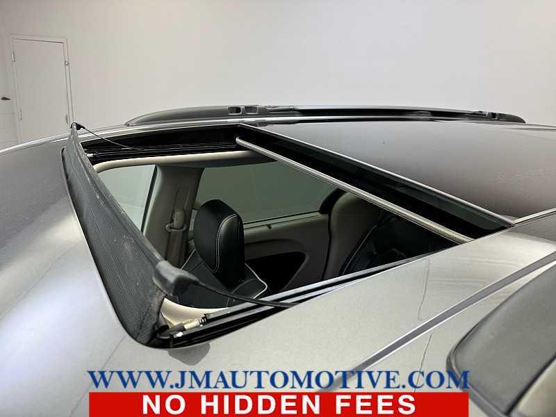 used 2023 Chrysler Pacifica car, priced at $25,995