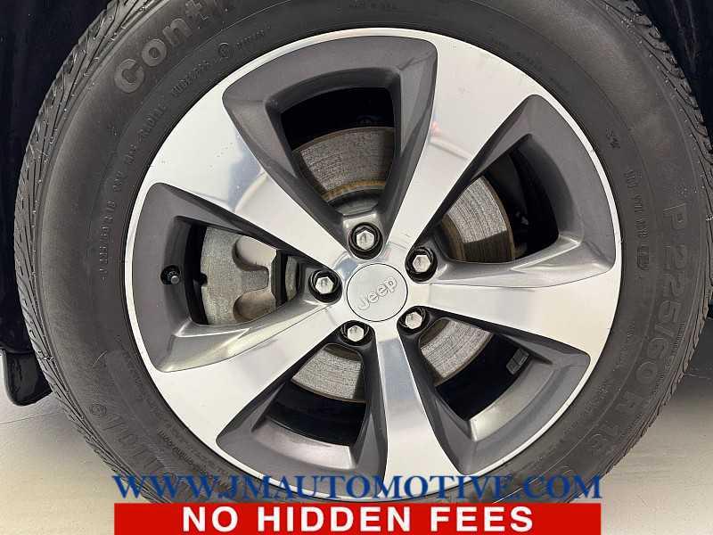 used 2019 Jeep Cherokee car, priced at $16,995