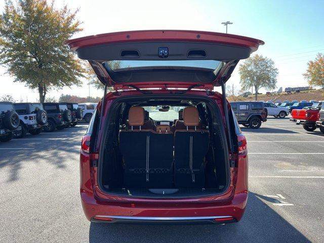 new 2025 Chrysler Pacifica Hybrid car, priced at $54,975