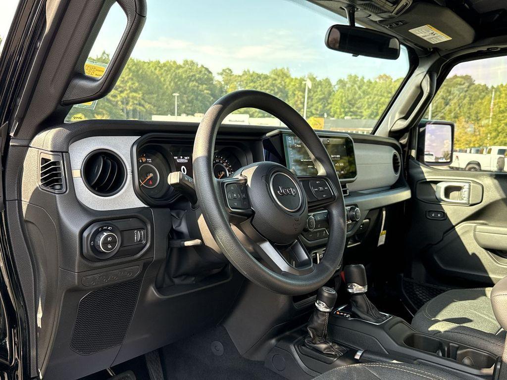 new 2025 Jeep Gladiator car, priced at $37,294