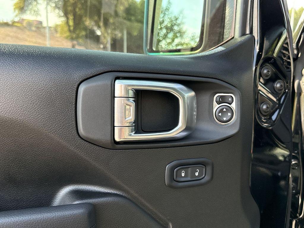 new 2025 Jeep Gladiator car, priced at $37,294