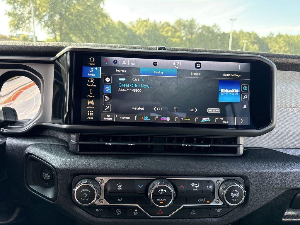 new 2025 Jeep Gladiator car, priced at $37,294