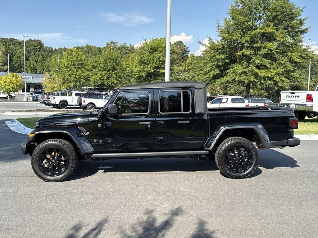 new 2025 Jeep Gladiator car, priced at $37,294