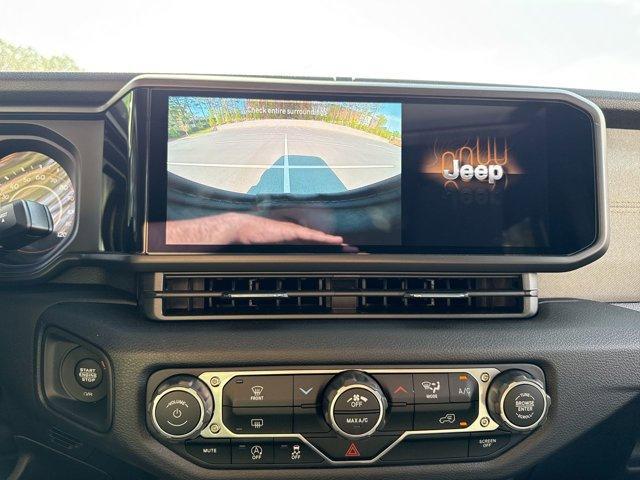 new 2025 Jeep Wrangler car, priced at $43,304