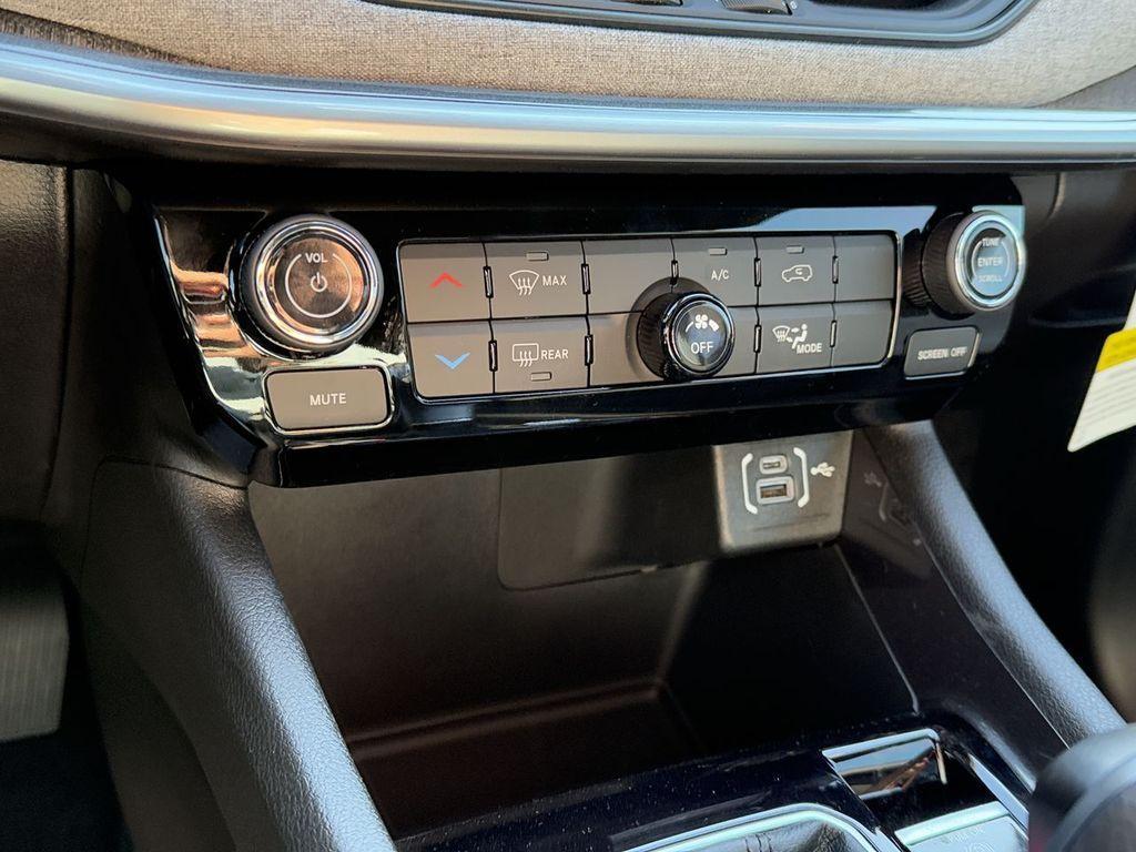 new 2025 Jeep Compass car, priced at $25,879