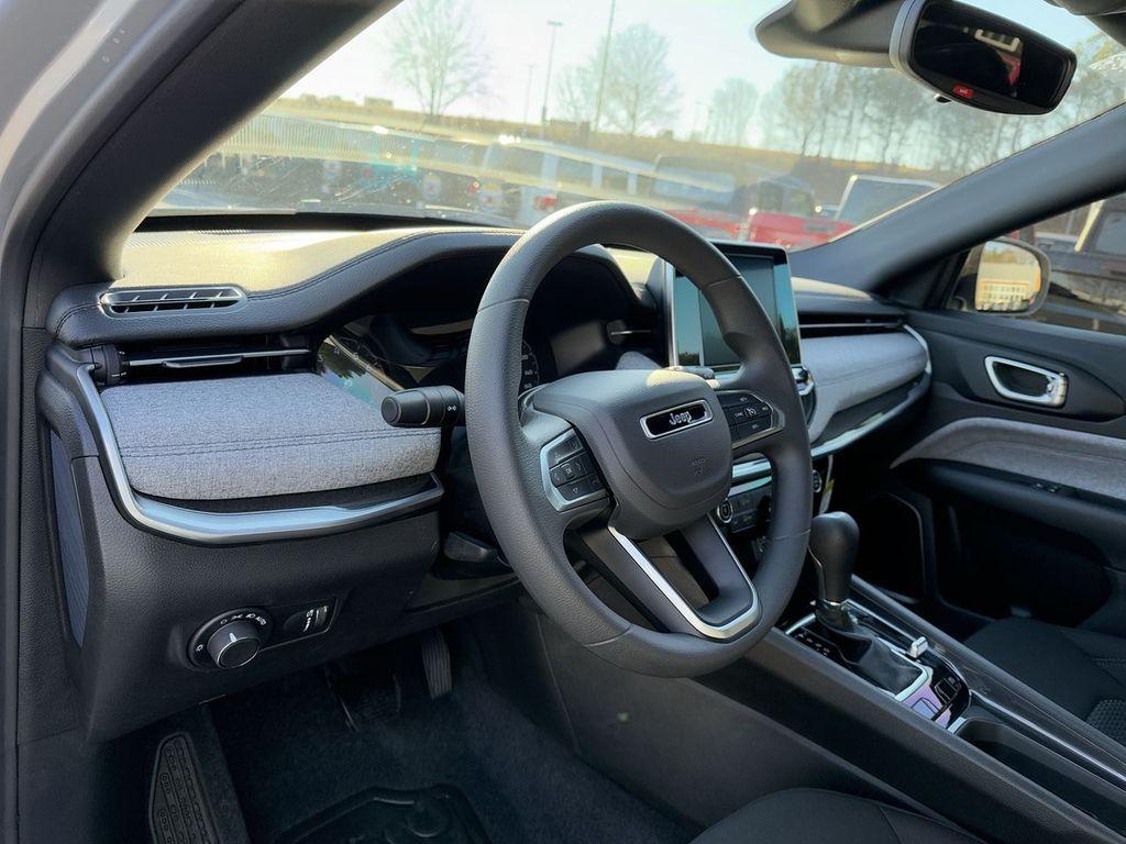 new 2025 Jeep Compass car, priced at $25,879
